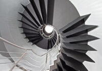 Paneles Noizen ECO BAFFLE en las escaleras del edificio de oficinas en Vitoria